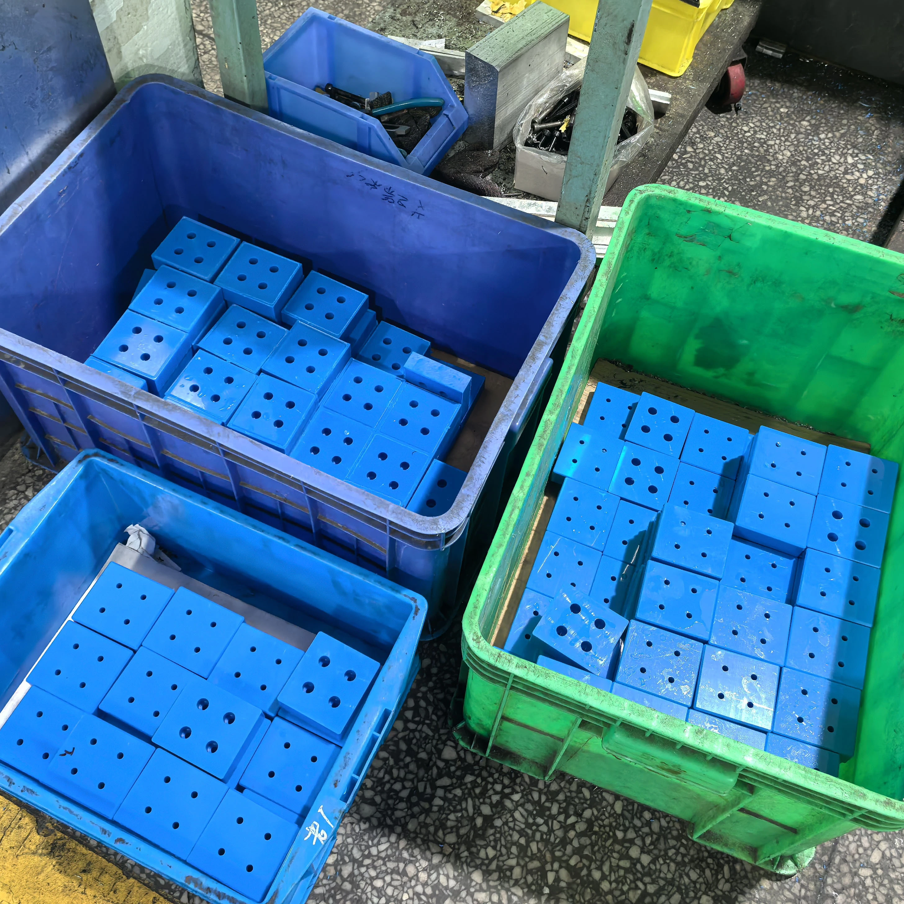 さまざまな色のOEM精度CNC機械加工プラスチック部品の品揃え