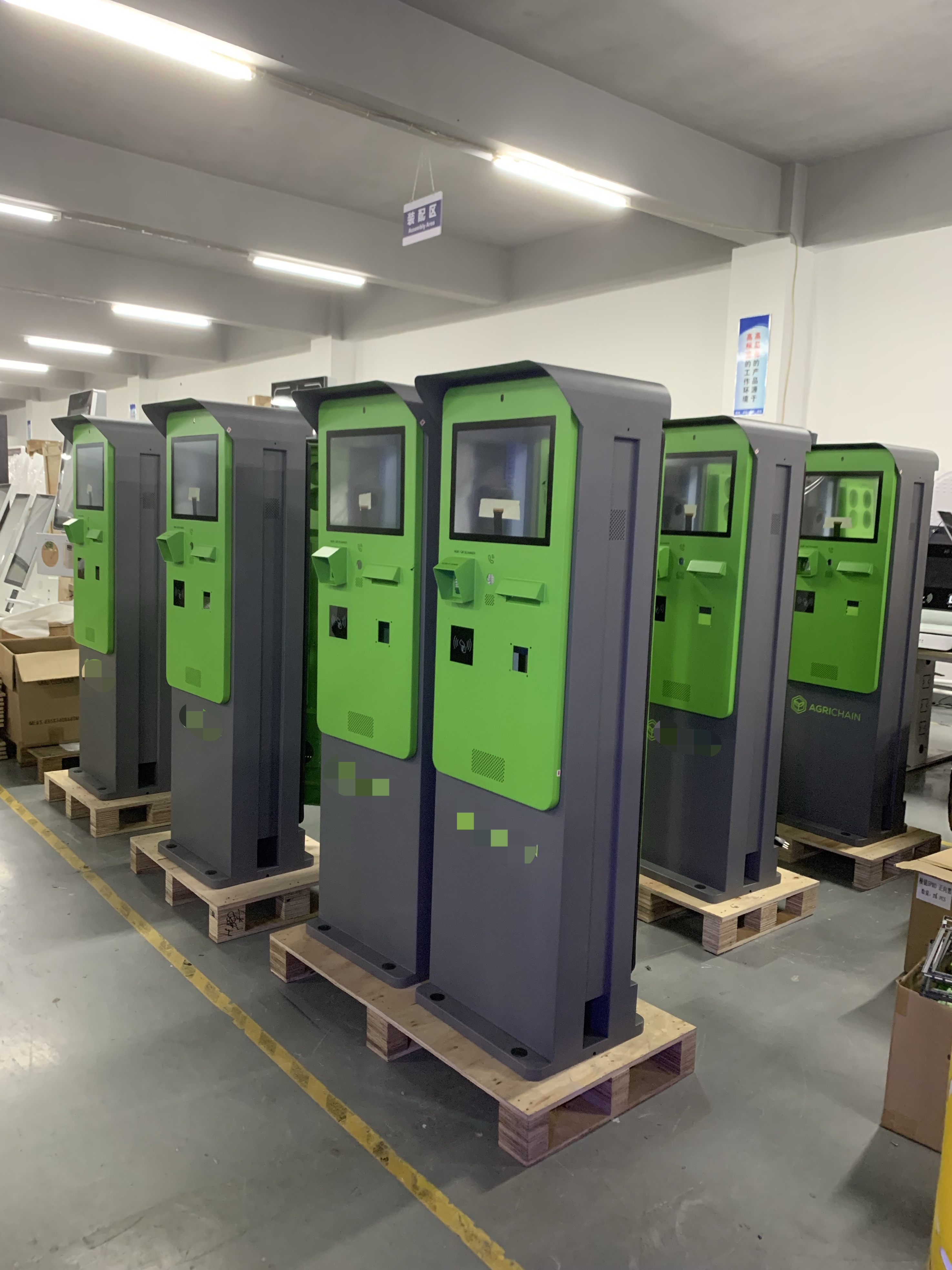 27英寸触摸屏自助停车登记终端 5