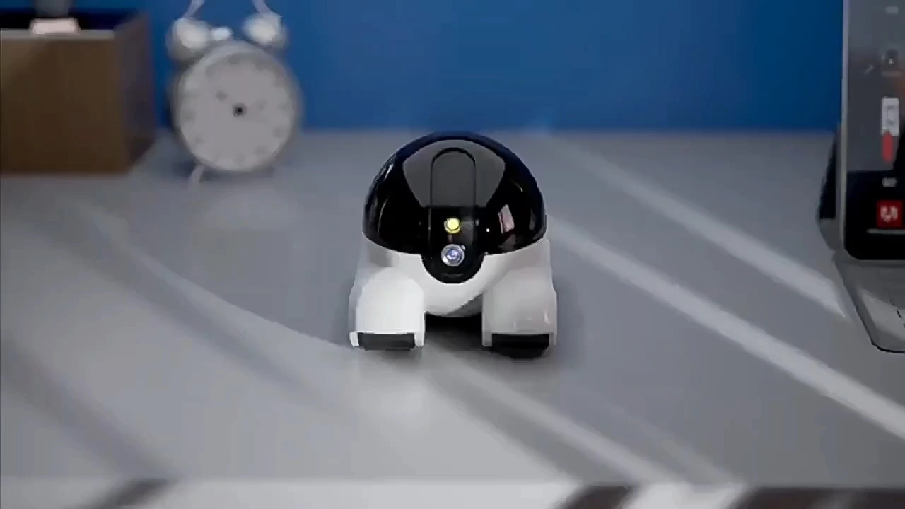 El bebé móvil del coche teledirigido elegante inalámbrico acaricia las cámaras 1