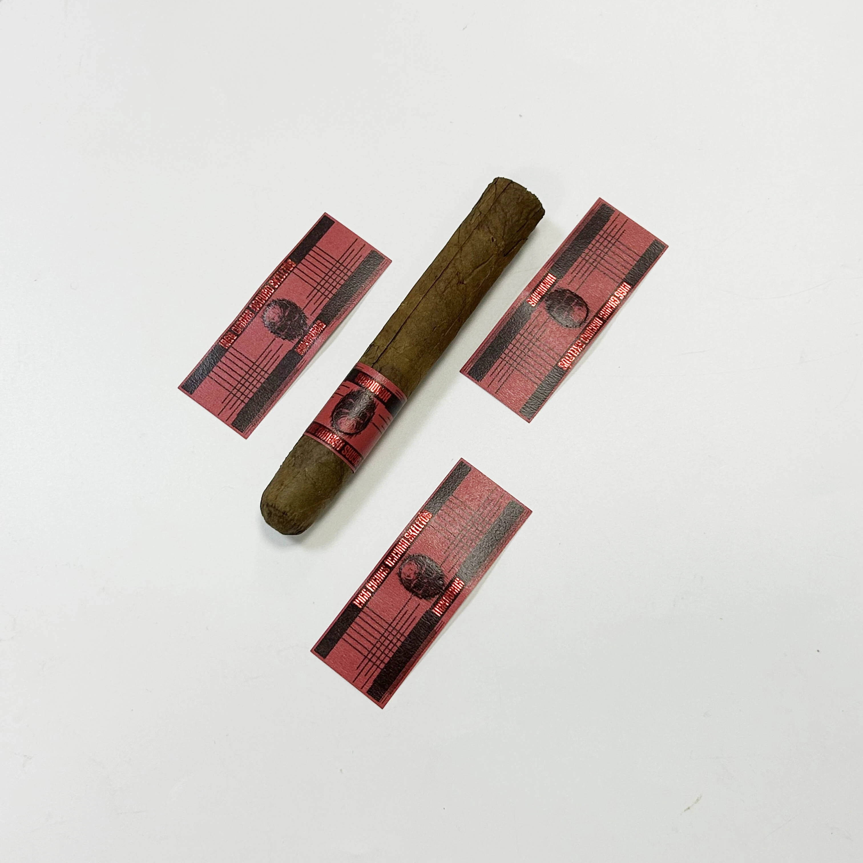 Matériau PP combiné à une étiquette de cigare avec processus d'estampage à l'or rouge chaud.1729842014366442 1