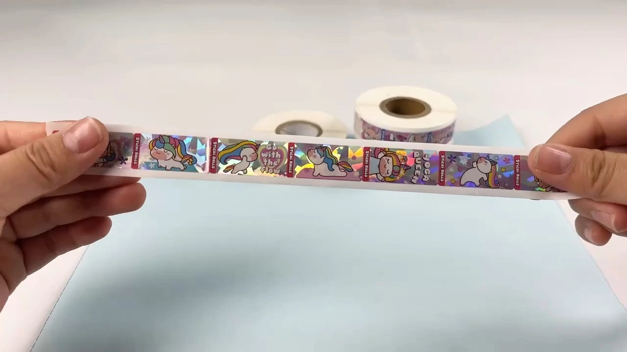 Pegatinas lindas personalizadas en papel semigloss, proceso láser y pegatina personalizada de impresión de cuatro colores para un juguete pegatina linda linda adhesiva personalizada adhesiva 1