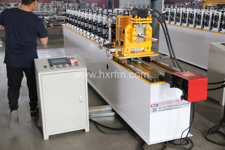 Machine de fabrication de quilles en acier clair oméga 2