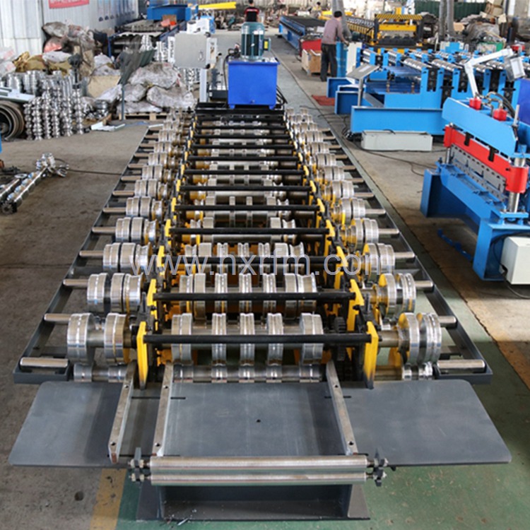 máquina de formación de costura de pie 4