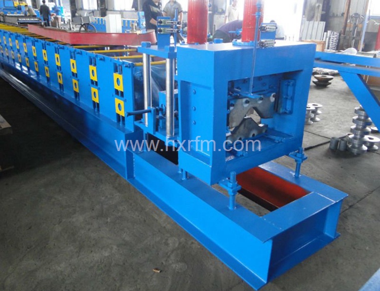 máquina de formación de rollo de cresta 3