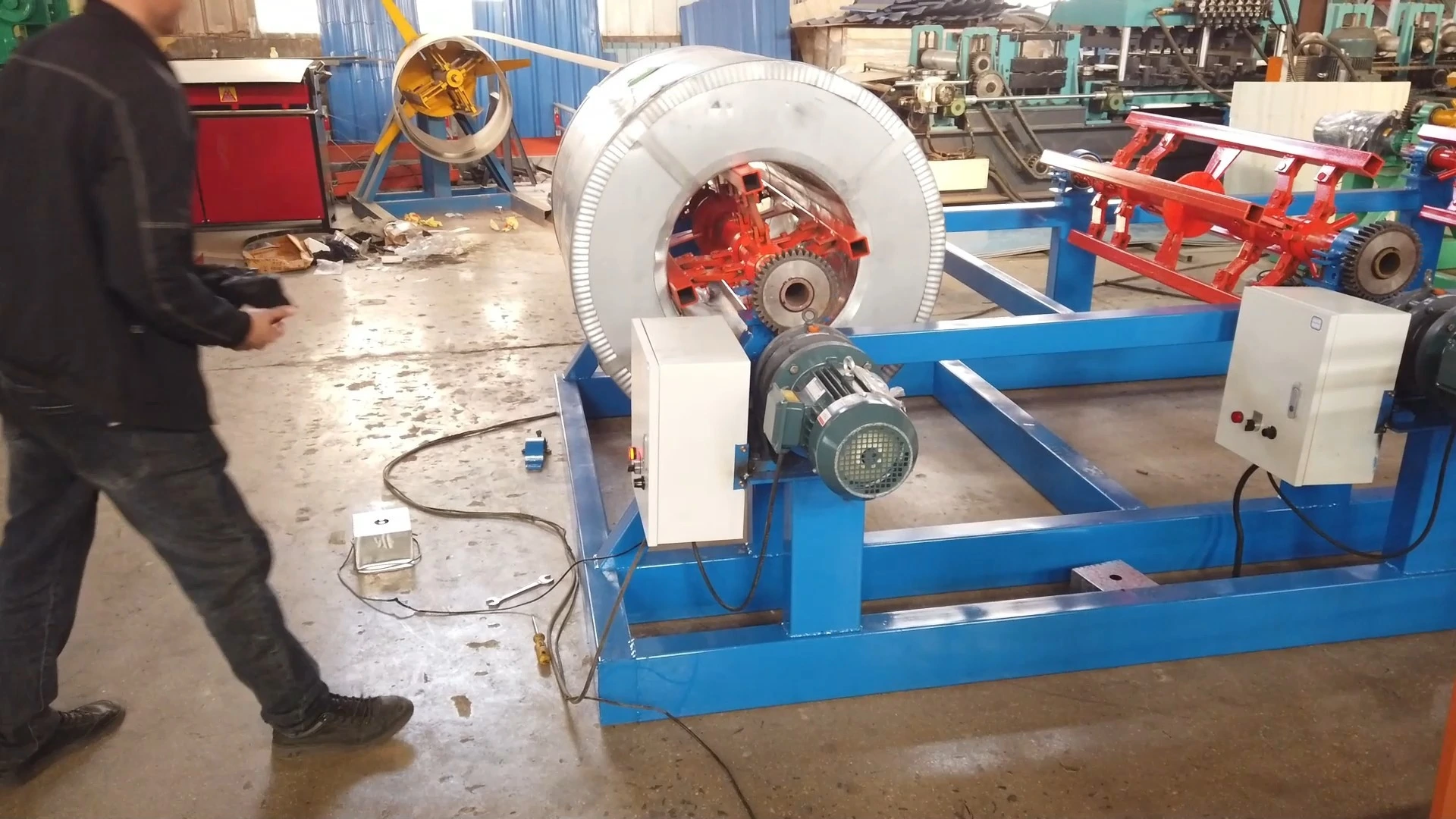 Four-piece electric decoiler machine 1