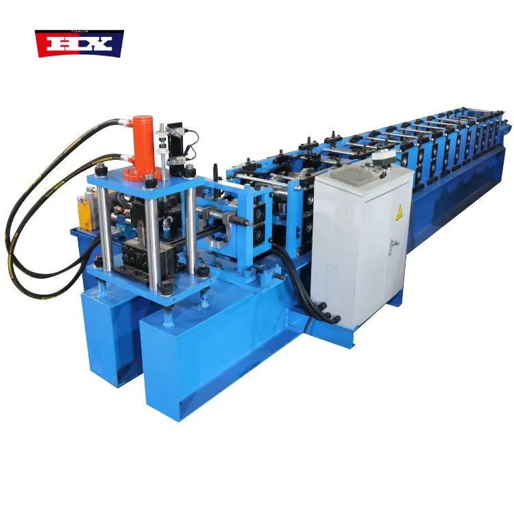 Máquina formadora de rodillos para sistemas de estanterías totalmente automática 1