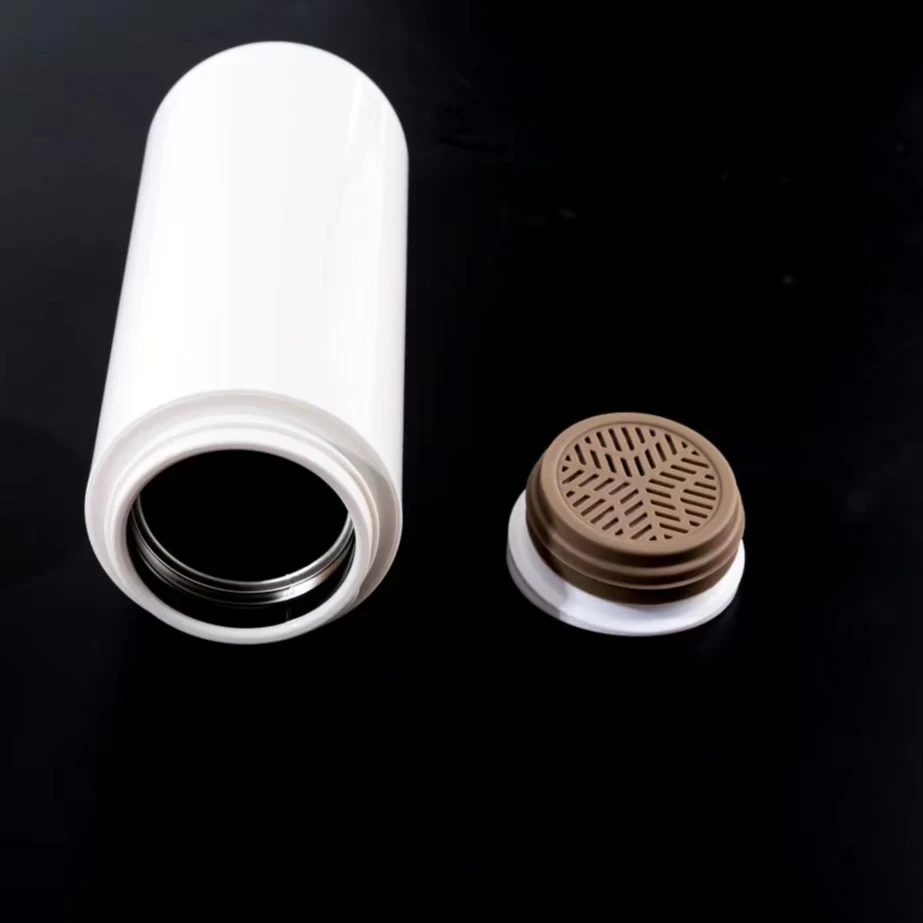 China Selection Wholesale Durable Portable Stainless Steel Water Bottle Insulated With Soft Silicone Handle For Travel Fitness 1