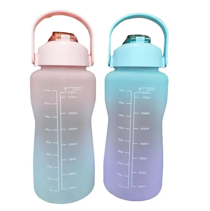 garrafa de água plástica feita sob encomenda de 2 litros de 1500ml 2000ml com cor do inclinação da palha com épocas para beber 1