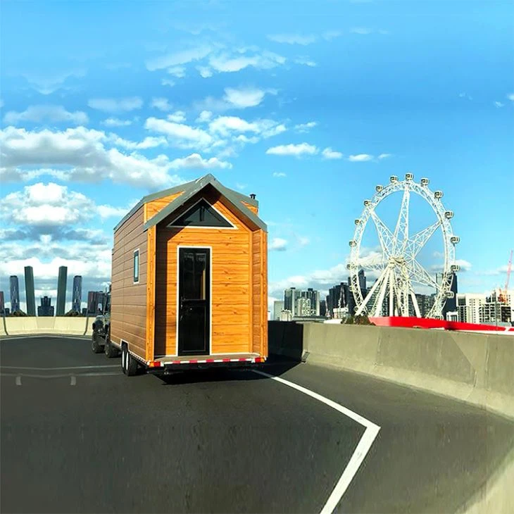 Pequeña casa prefabricada sobre ruedas 1