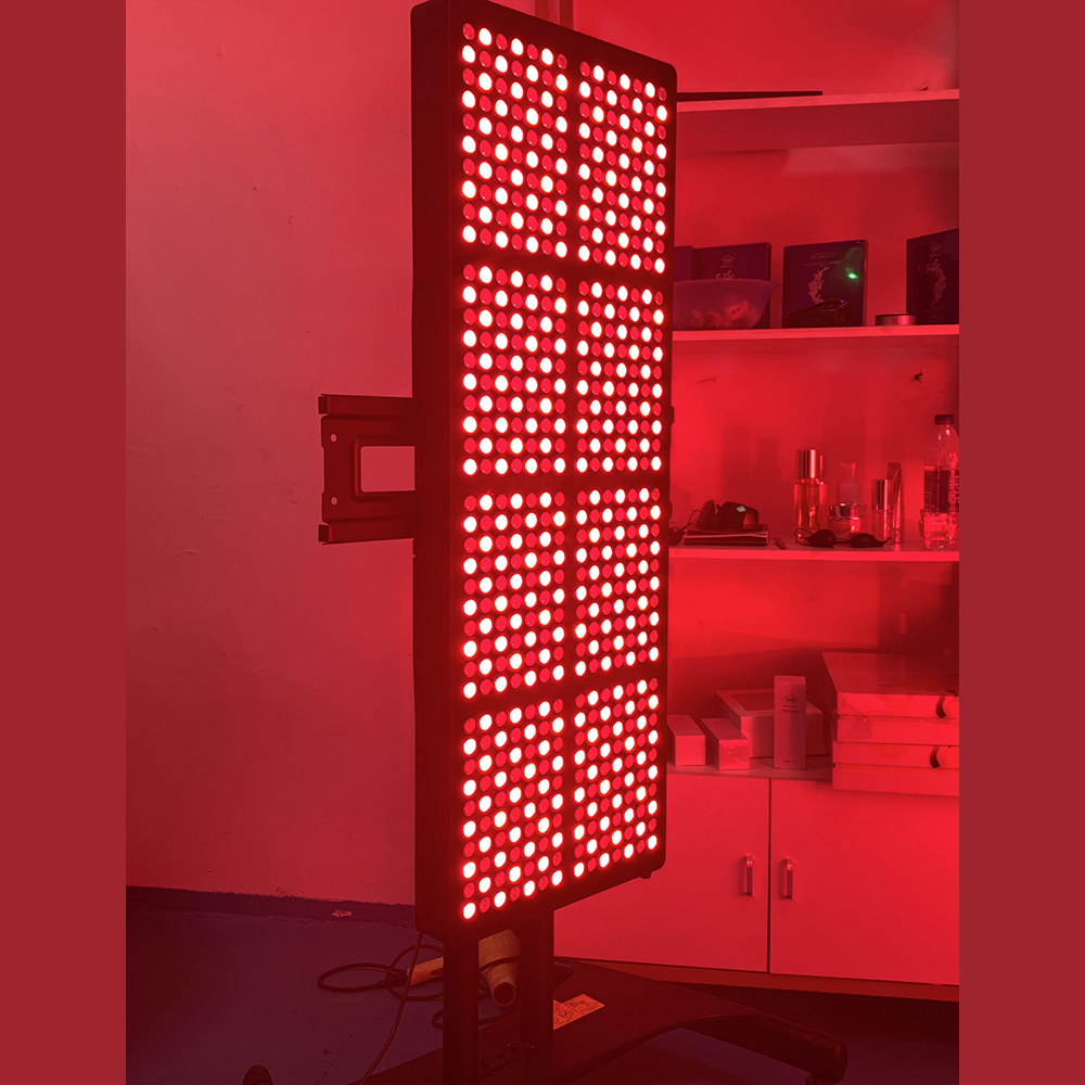 2400W de aluminio ningún cuidado de piel del parpadeo cerca del dispositivo del panel de la terapia de la luz roja del infrarrojo LED 4