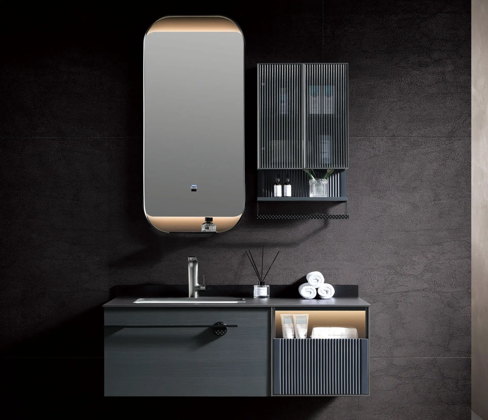 High Quality Antique Bathroom Cabinet Supplier 1