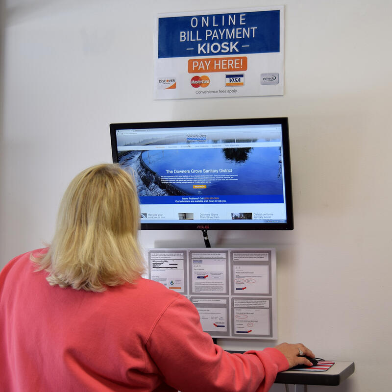 带有磁卡和 Windows 系统的现金支付亭 5