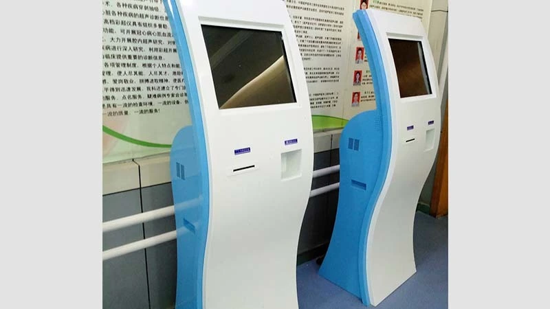 19 inch capacitive touch screen internet hospital check in kiosk for line up with coin operated and metal key board 3