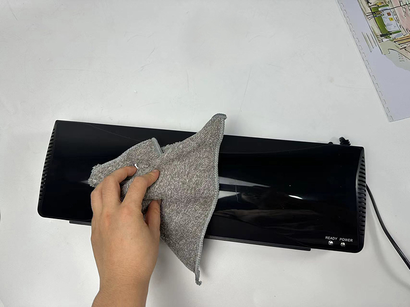 How to Properly Maintain Your Laminating Machine? 2