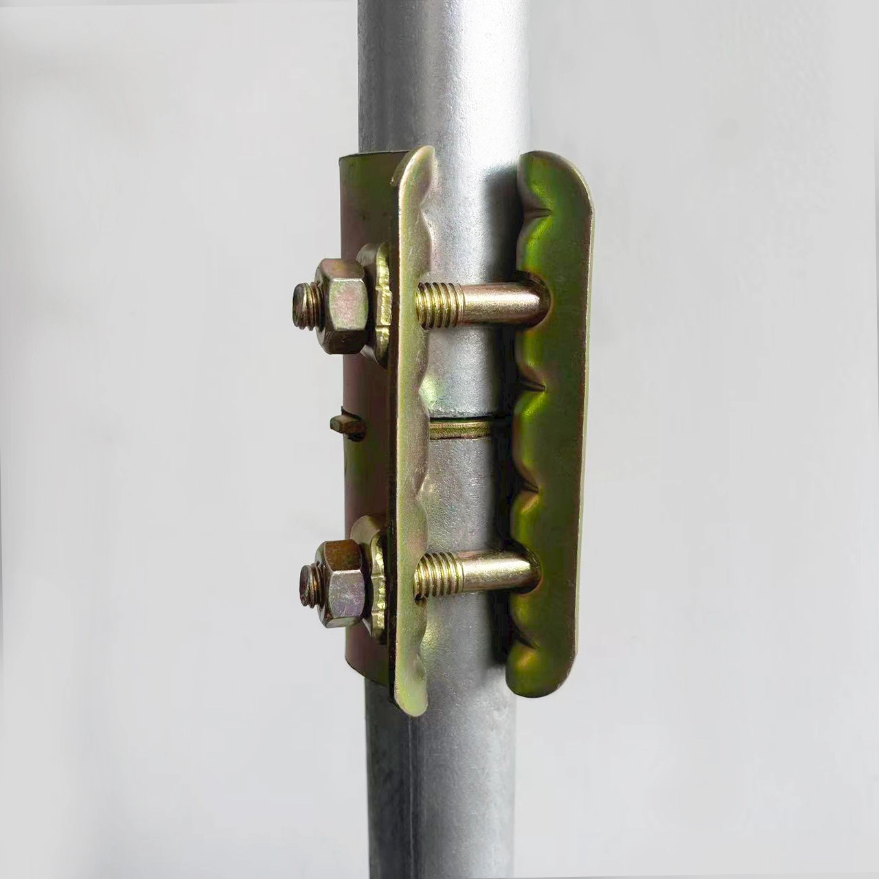 BS1139 Pipa Fix Ladder Plank Coupler Layher Jenis Putar Perancah Penjepit 1