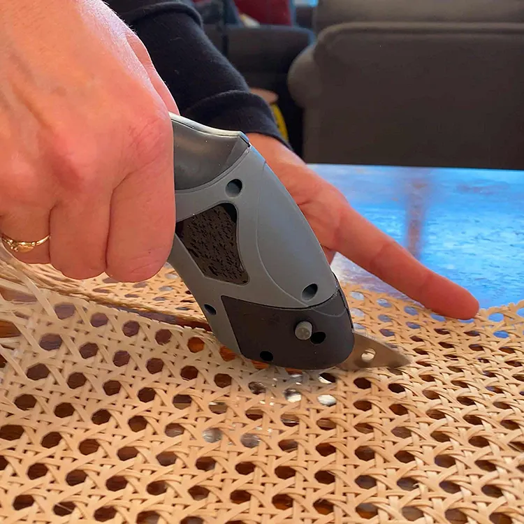 3.6V electric scissors