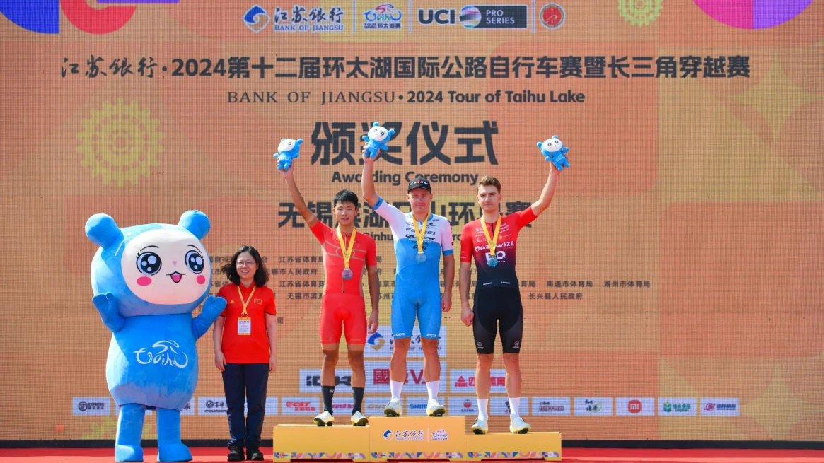 Taihu Lake Race: FEREI's Martin Outshines Competitors in a Dazzling Sprint 8