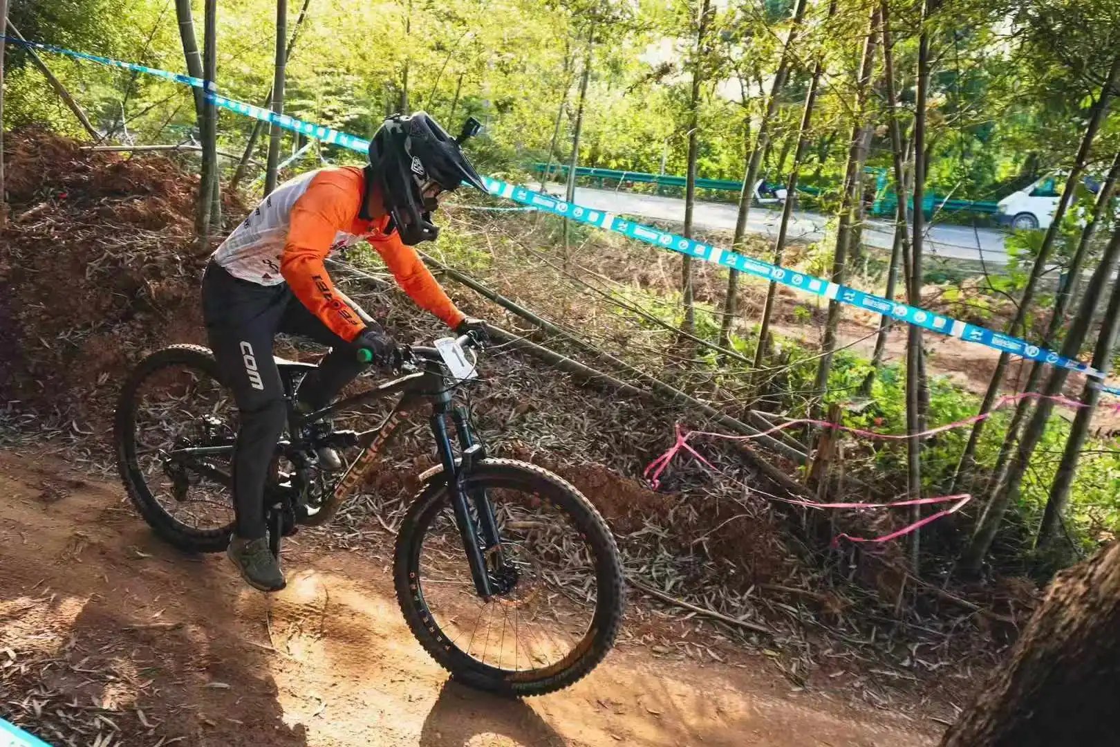 FEREI Team's Chen Lin Claims Victory at the 2024 Anhui Downhill Mountain Bike League - Jifeng Station 5