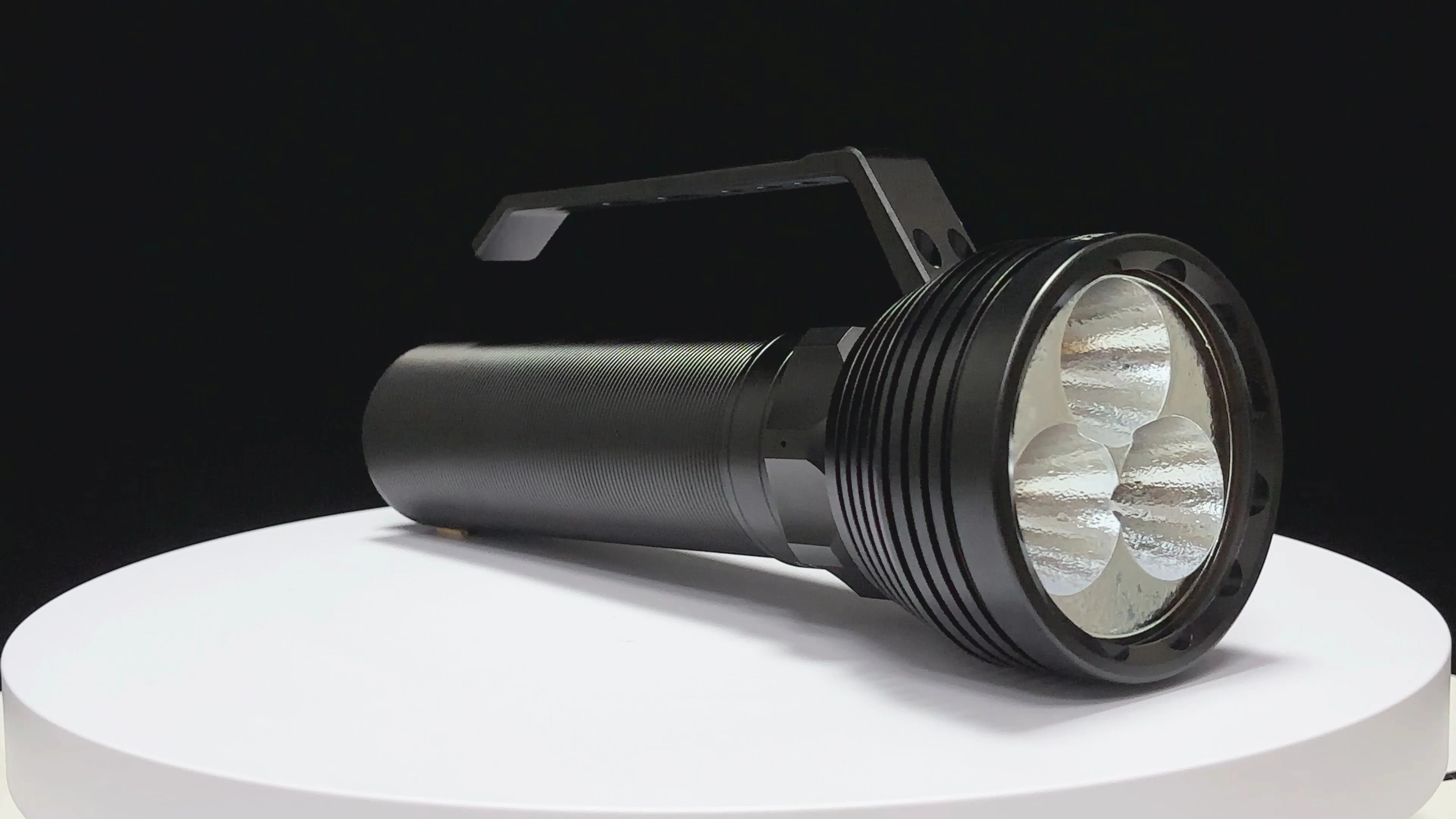 Ferei W168 (Shark) Diving Flashlight 1