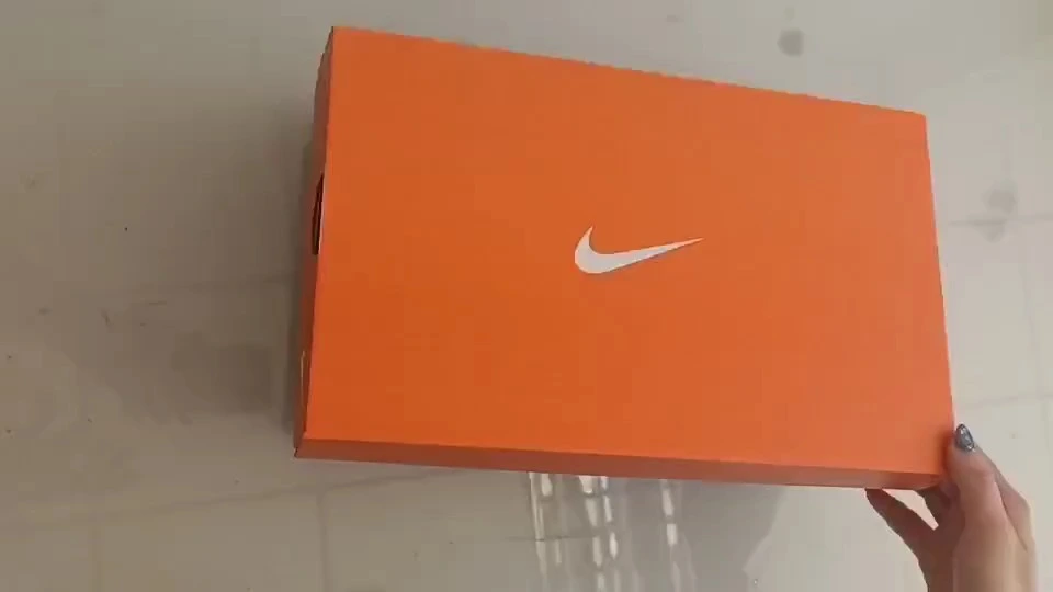 Embalagem de luxo personalizada por atacado de papelão ondulado dobrável tênis Nike caixa de sapatos produtos spot 1