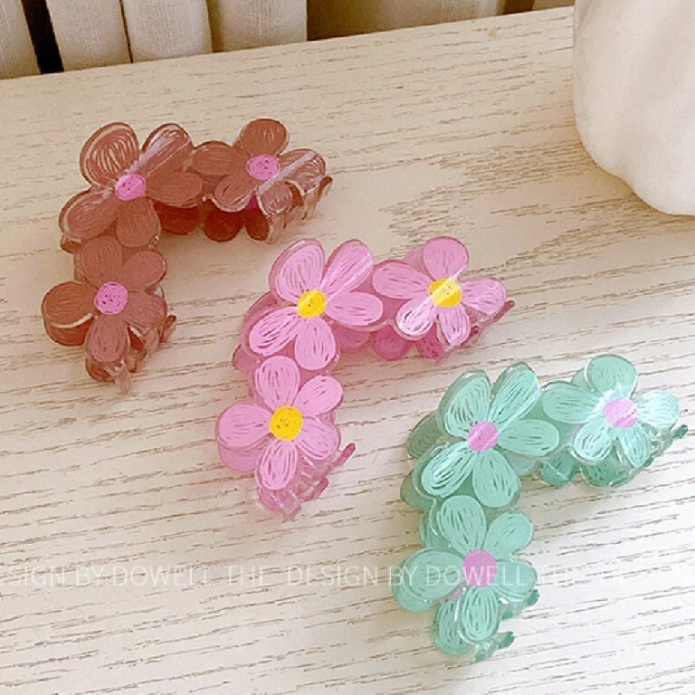 Korean version of cute flower grab clip candy colored hair clip, .sweet new hair accessory, coiled hair shark clip 1
