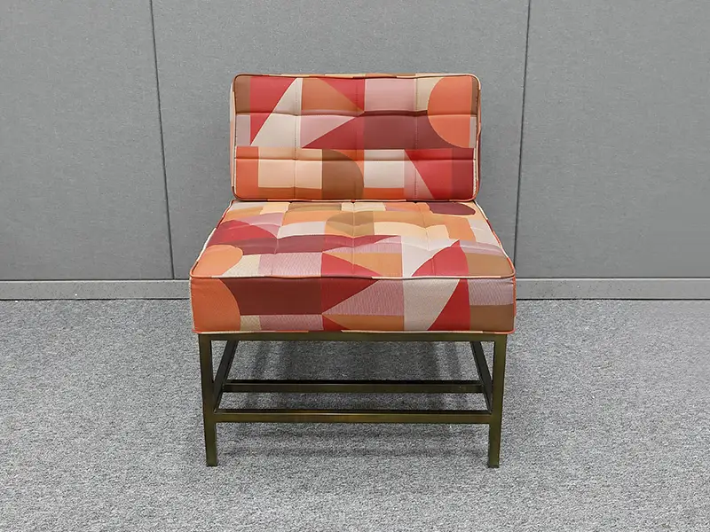 GCON Modern Square Accent Chair 8939-c Einsitzer aus getuftetem Leder mit bunter Polsterung und Metallrahmen 1