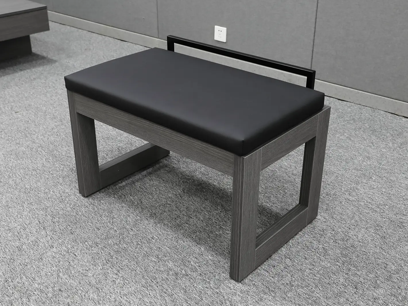 GCON GST-122 Leather Padded Seat Hotel Luggage Rack 1