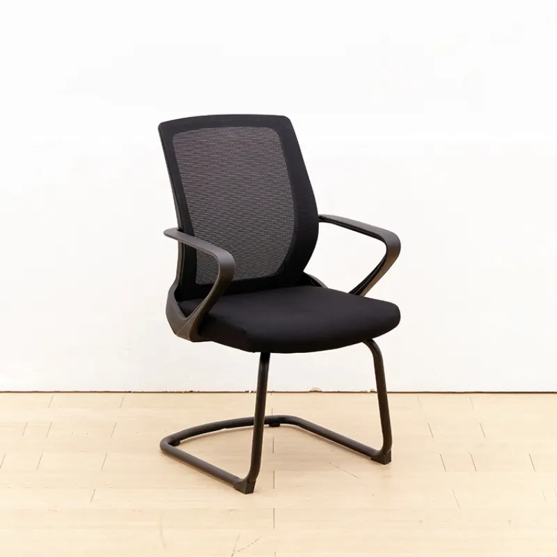 What should you pay attention to when customizing office furniture for business studios?