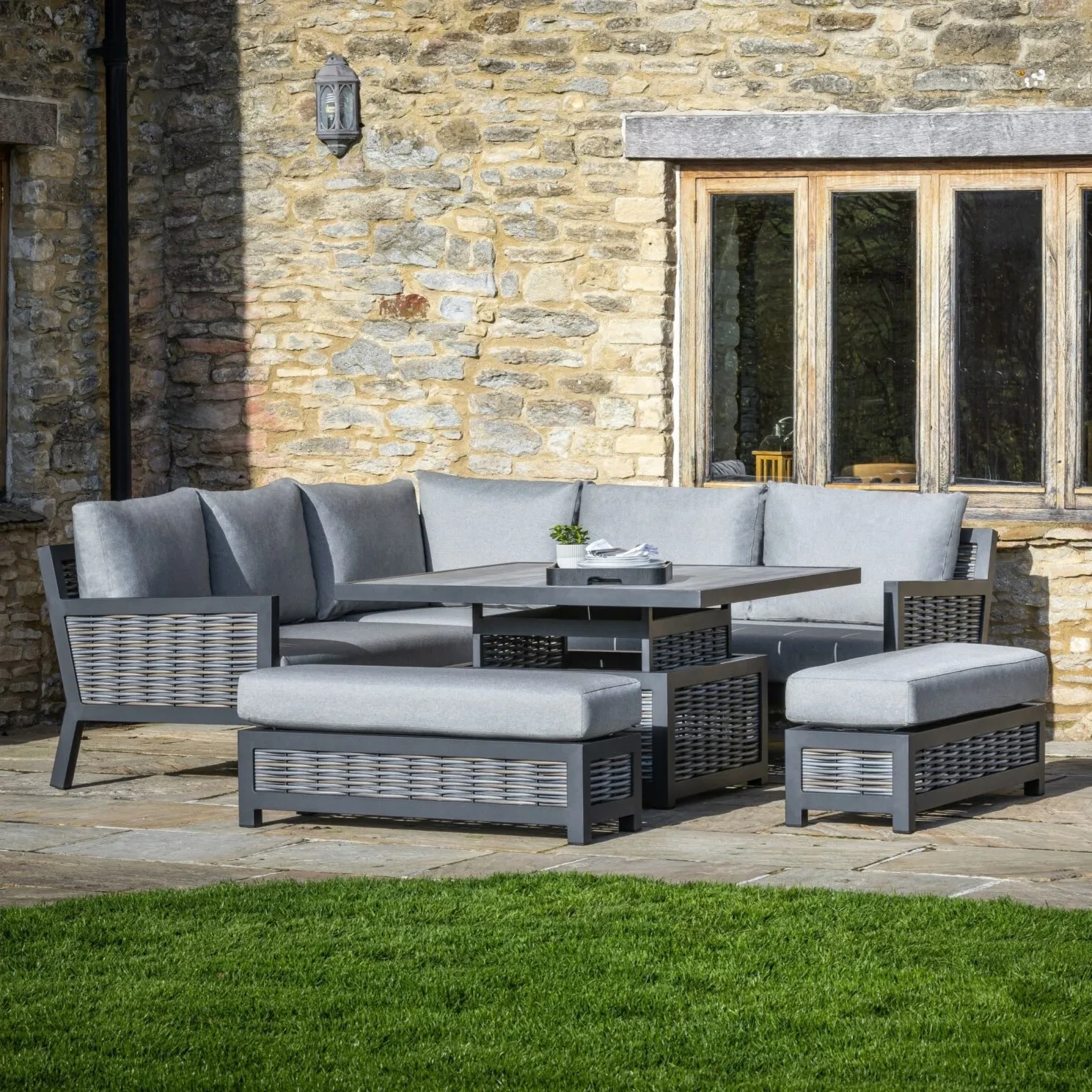 Meubles de patio en rotin, canapé d'angle d'extérieur avec cadre en aluminium enduit de poudre en osier avec table carrée réglable en hauteur & 2 bancs 1