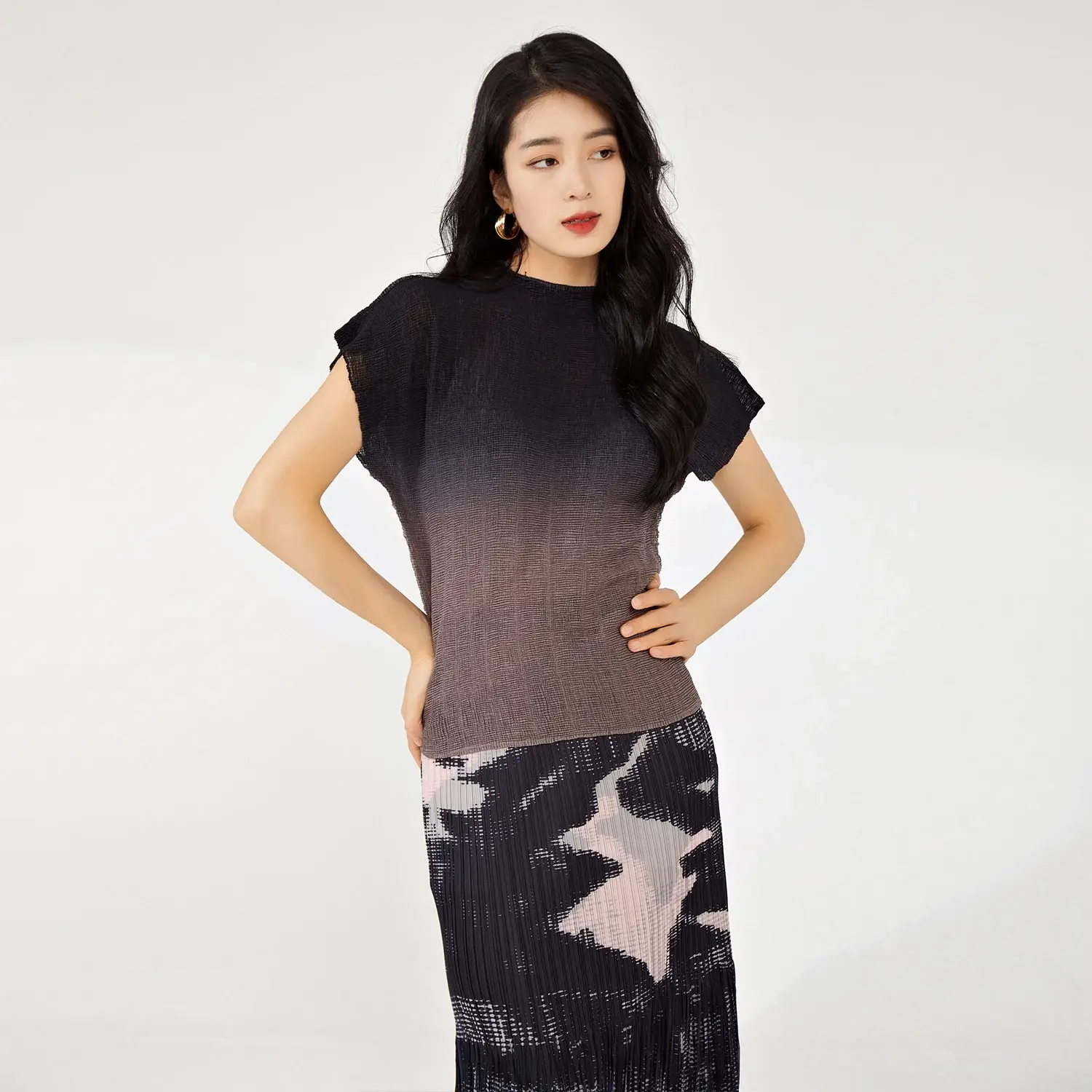 Pleated Perfection: The Ultimate Guide To Women's Pleated Tops 1