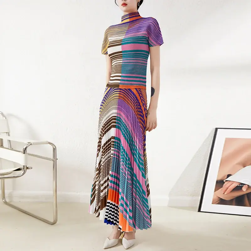 Red Pleated Gown - - Pleats Clothing 3