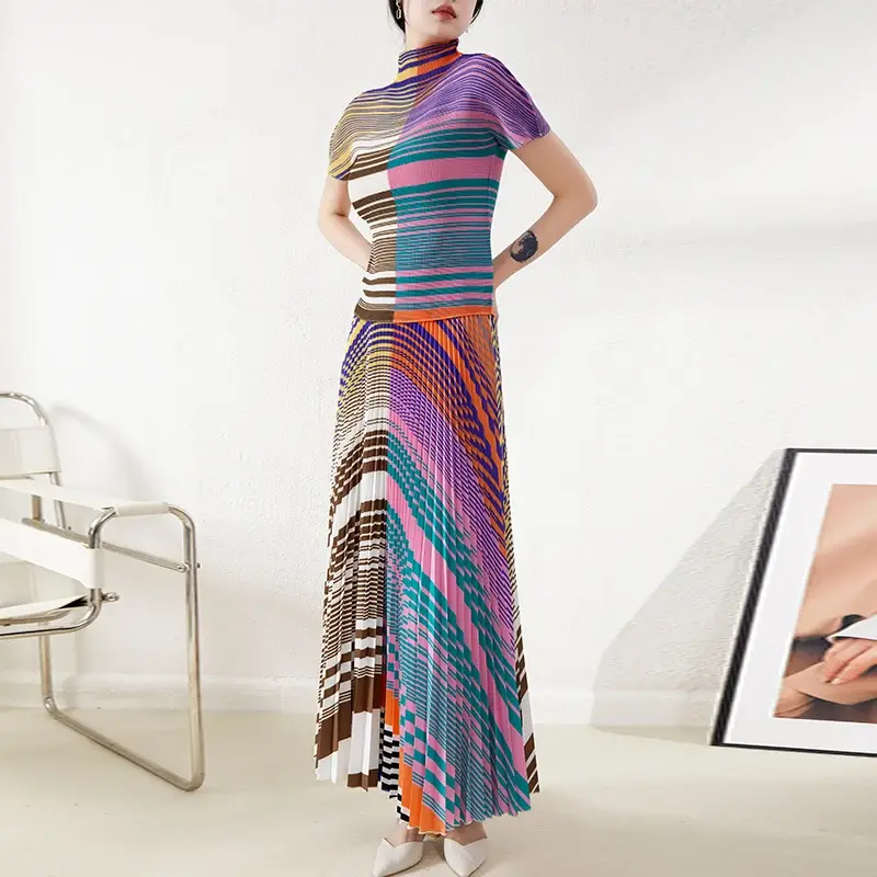 Red Pleated Gown - - Pleats Clothing 2