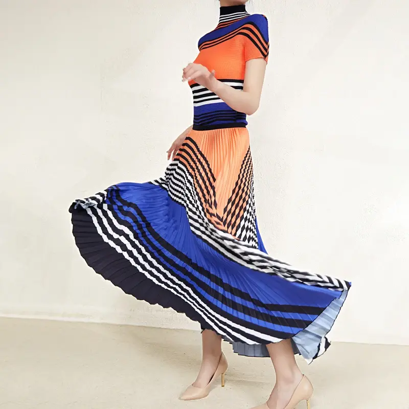 Red Pleated Gown - - Pleats Clothing 4