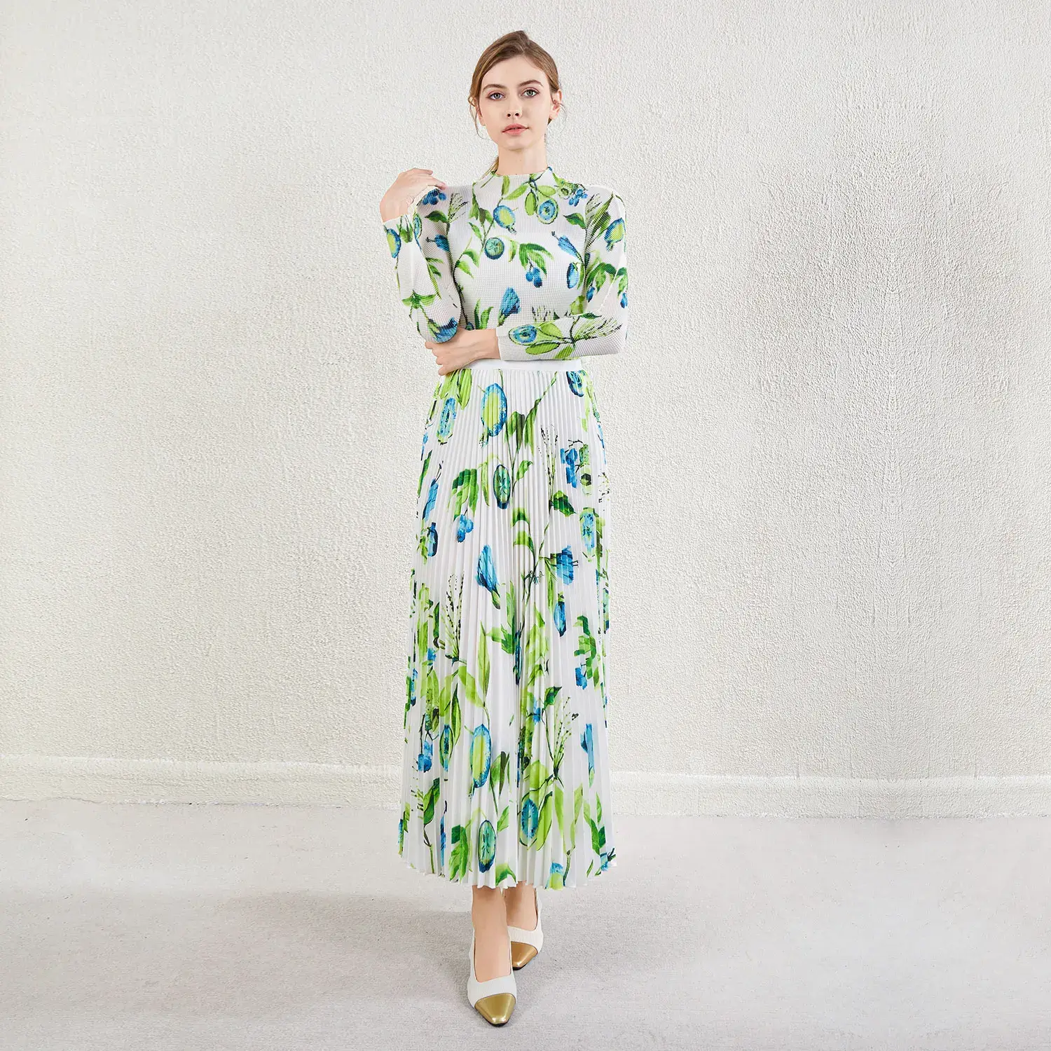 Red Pleated Gown - - Pleats Clothing-1 4