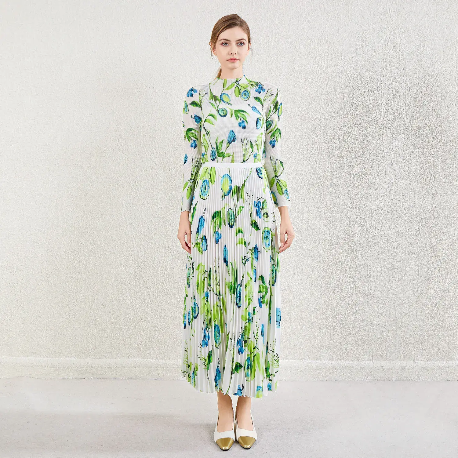 Red Pleated Gown - - Pleats Clothing-1 3