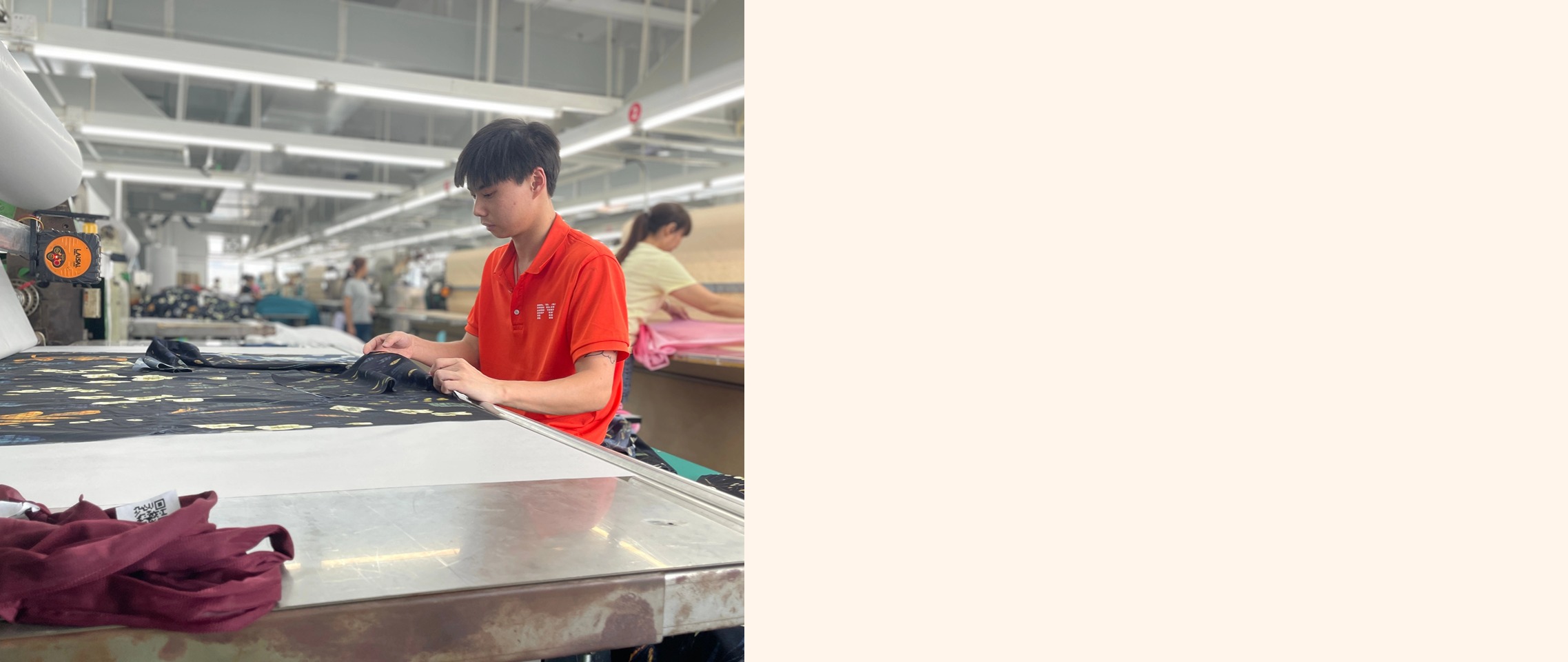 All types of pleats can be achieved through different process methods, such as manual pleats, machine pleats, hot press pleats, etc., suitable for clothing designs of different styles and functions
                      
                      