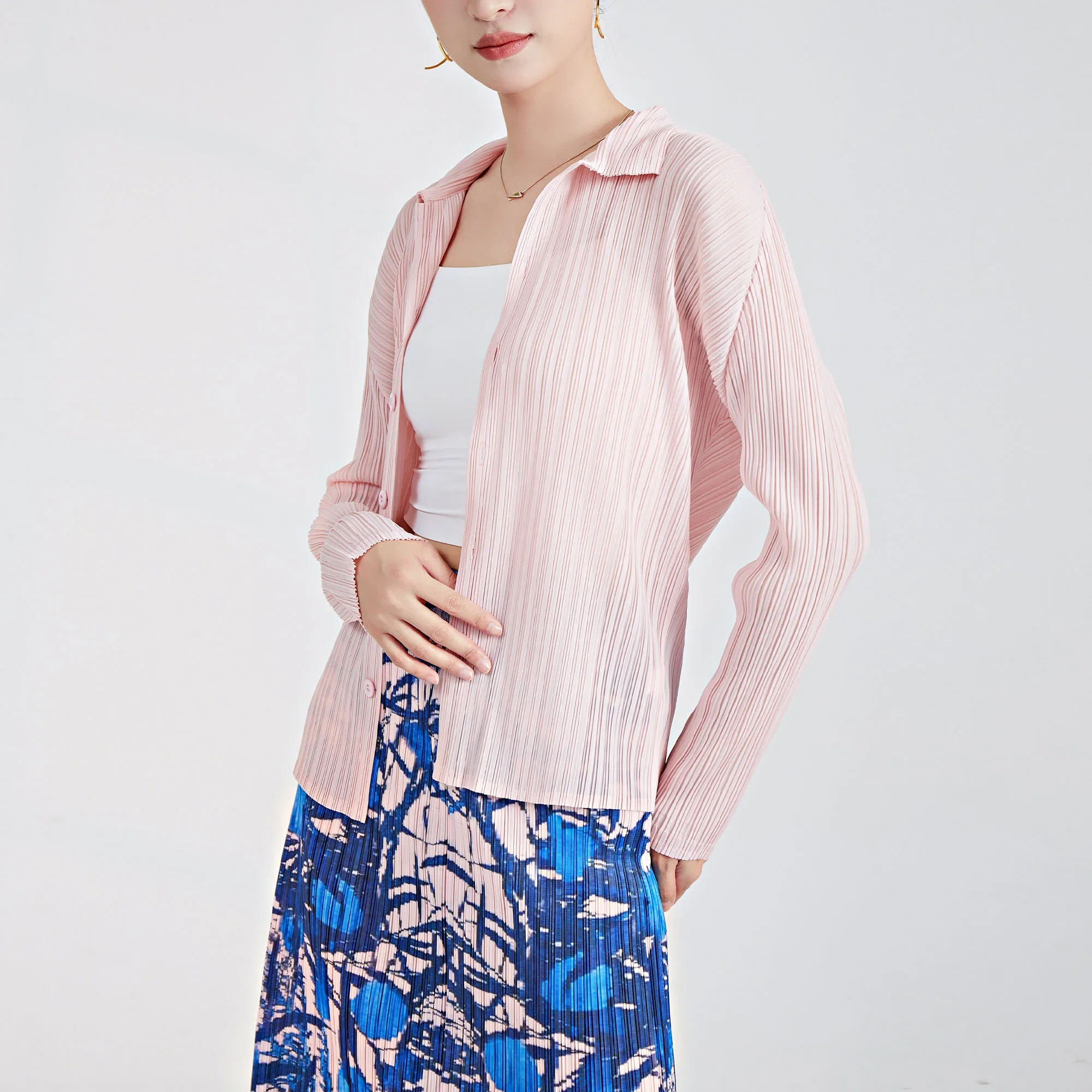 2023 Summer Latest Design Korea Women Shirt Pleated Top Ladies Long Sleeve Shirt Clothing Casual Style Loose Pleated Shirt 1