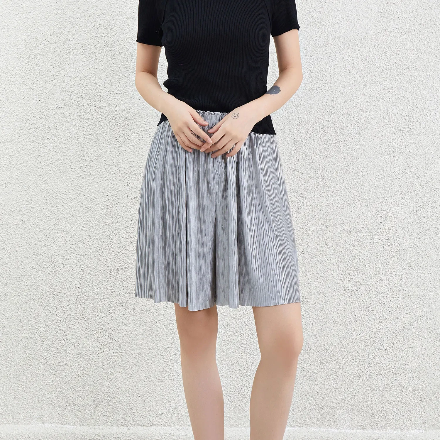 Wholesale 2024 Summer  Pleated Pants Women's Elastic Loose Fashion Pants Women's Pleated Casual Shorts Pants 1