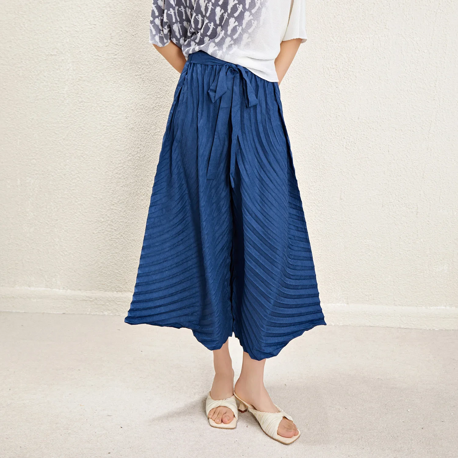 High Quality Miyake Pleated Women's Pants Polyester Unique Design Loose Wide Leg Casual Women's Pleated Pants&trousers 1
