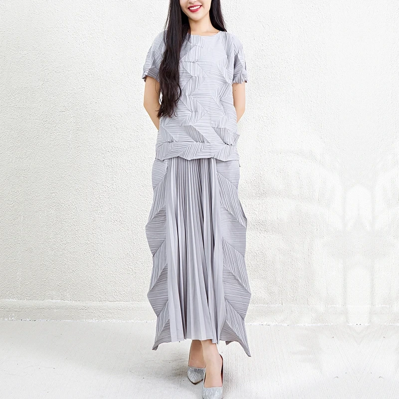 2024 Neuestes Design Miyake Zweiteiliges Freizeitrock- und Top-Set Irregulate 2-teiliges Set Damenrock 1