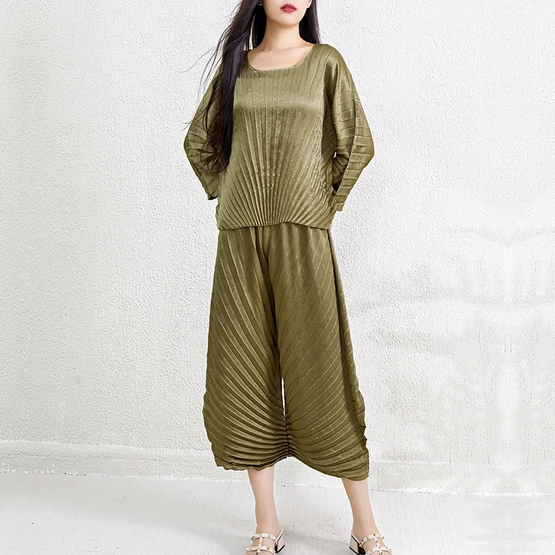 Miyake Zweiteilige Damen-Sets Sommer 2024 Plissee Craft 2-teiliges Set für Damen 1