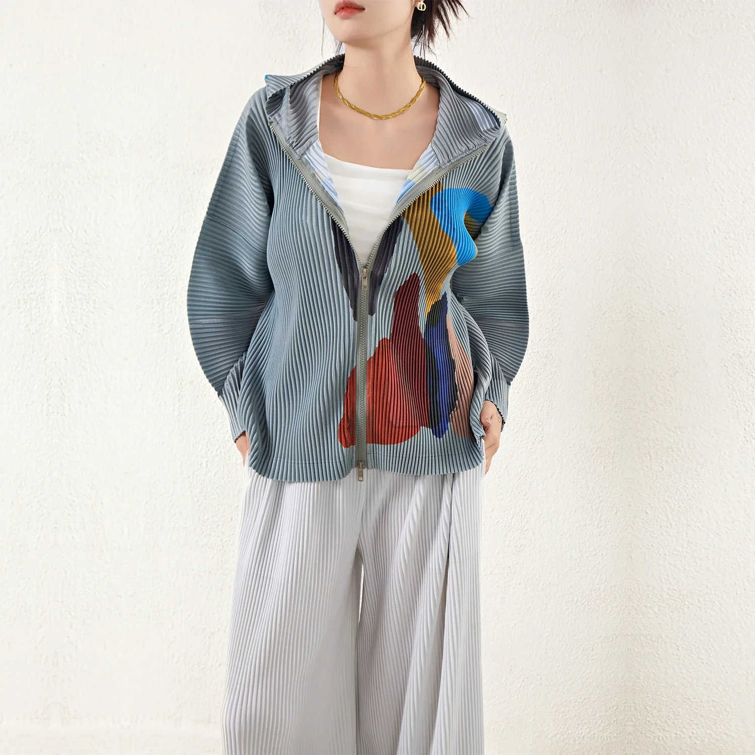 2024 Miyake Hochwertige Kleidung Casual Style Plissee Print Design Reißverschluss Mode Miyake Damenjacke 1