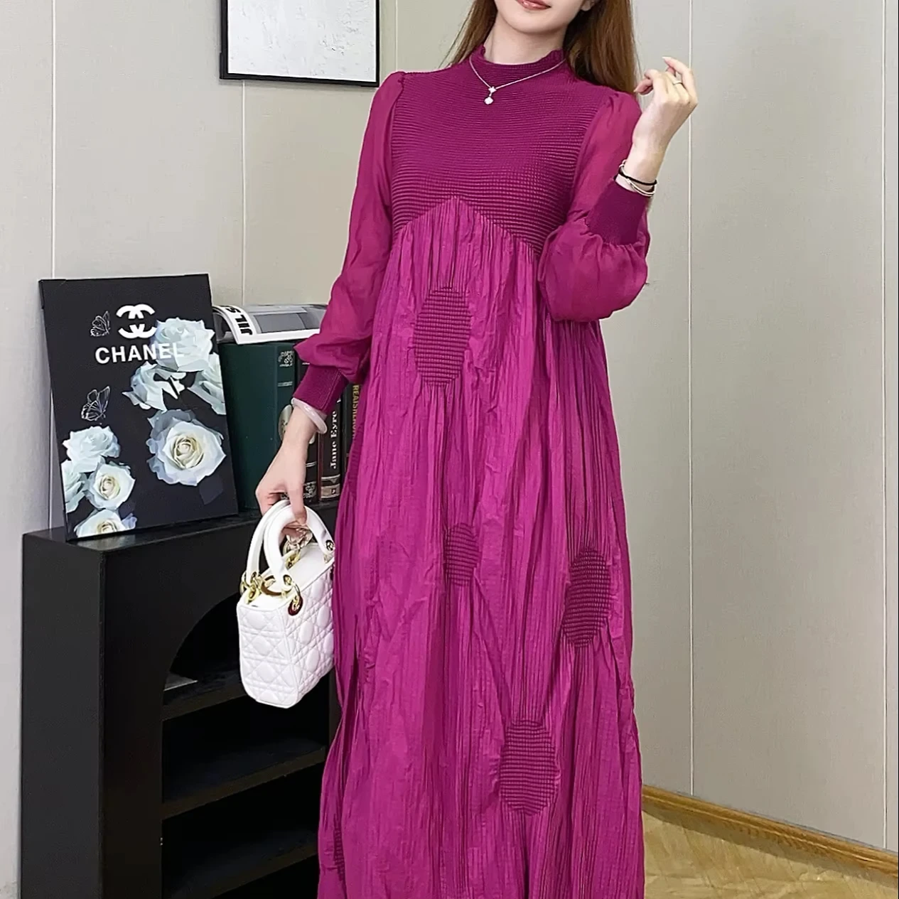 2024 Latest Design Ladies Casual Pleated Stretch Loose Round Neck Long Sleeve Pleated Dress 1