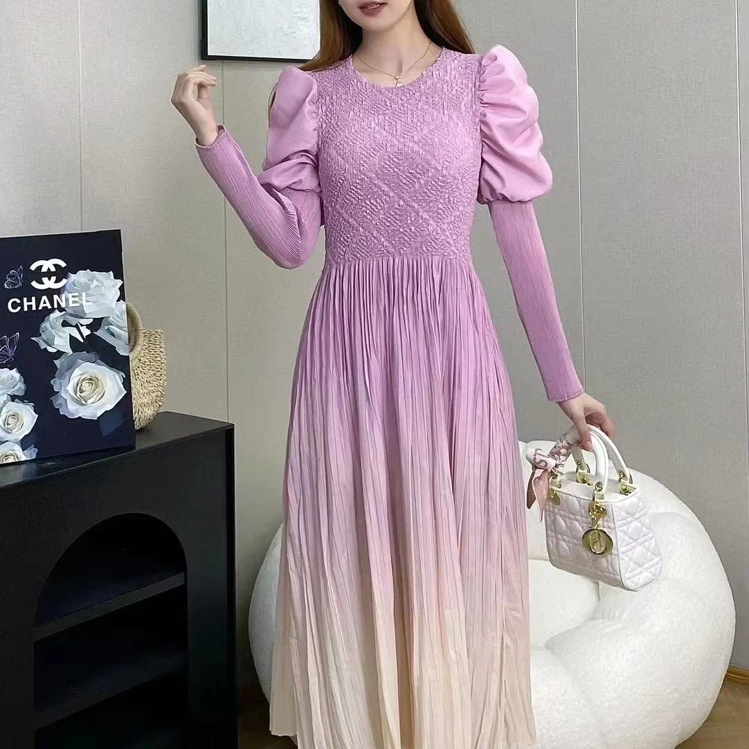 Hohe Qualität Mode Farbverlauf 2024 Neue frauen Casual Kleid Slim Fit Langarm Geprägte Plissee Elegantes Kleid 1
