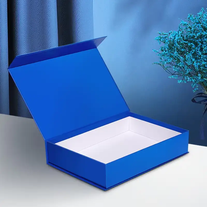 علبة هدايا فاخرة عالية الجودة على شكل كتاب من الورق المقوى القابل لإعادة التدوير، مزودة بإغلاق مغناطيسي، ونقش بارز، وتغليف غير لامع، وطلاء مقاوم للأشعة فوق البنفسجية. 1
