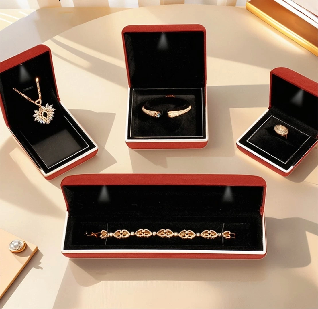Premium rounded corner microfiber LED light silver edge jewelry box ring necklace bracelet earrings jewelry gift box 1