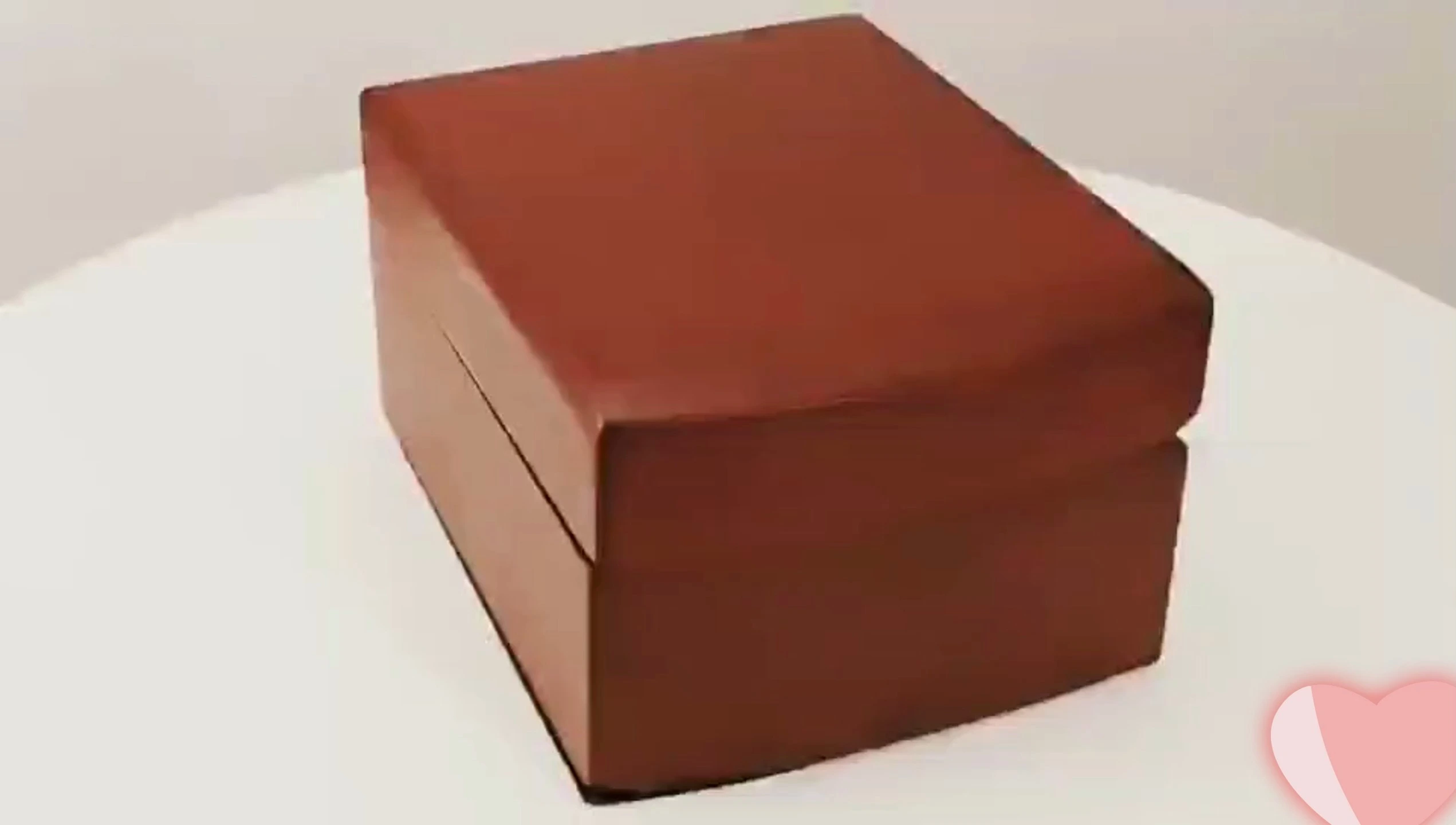 Креативная изогнутая деревянная шкатулка для часов с просторным внутренним пространством и подушечкой для часов. Подарочная коробка для часов. 1