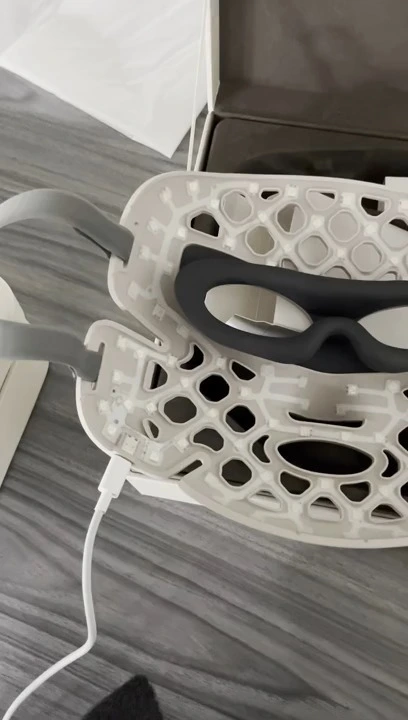 Sunsred B2 upgrade medical grade slicone led red light therapy mask 4 color 1