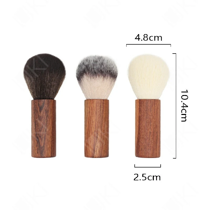 Natural wooden makeup brushes with short handle 1