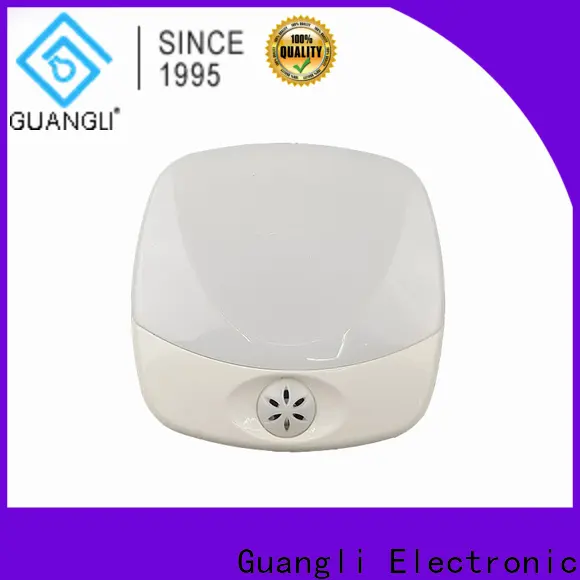 Guangli design plug in night light 1